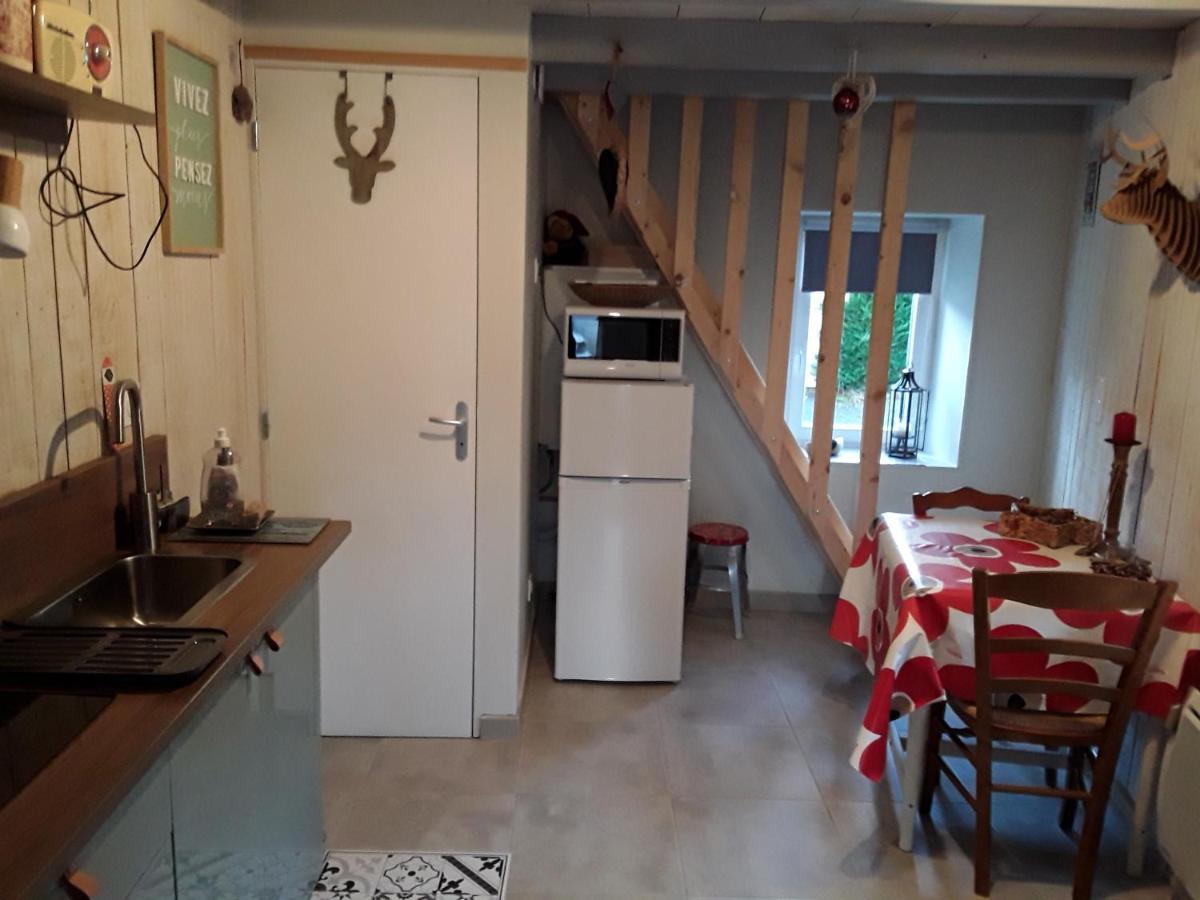 Le Petit Nid Apartamento Saint-Bonnet-pres-Orcival Exterior foto