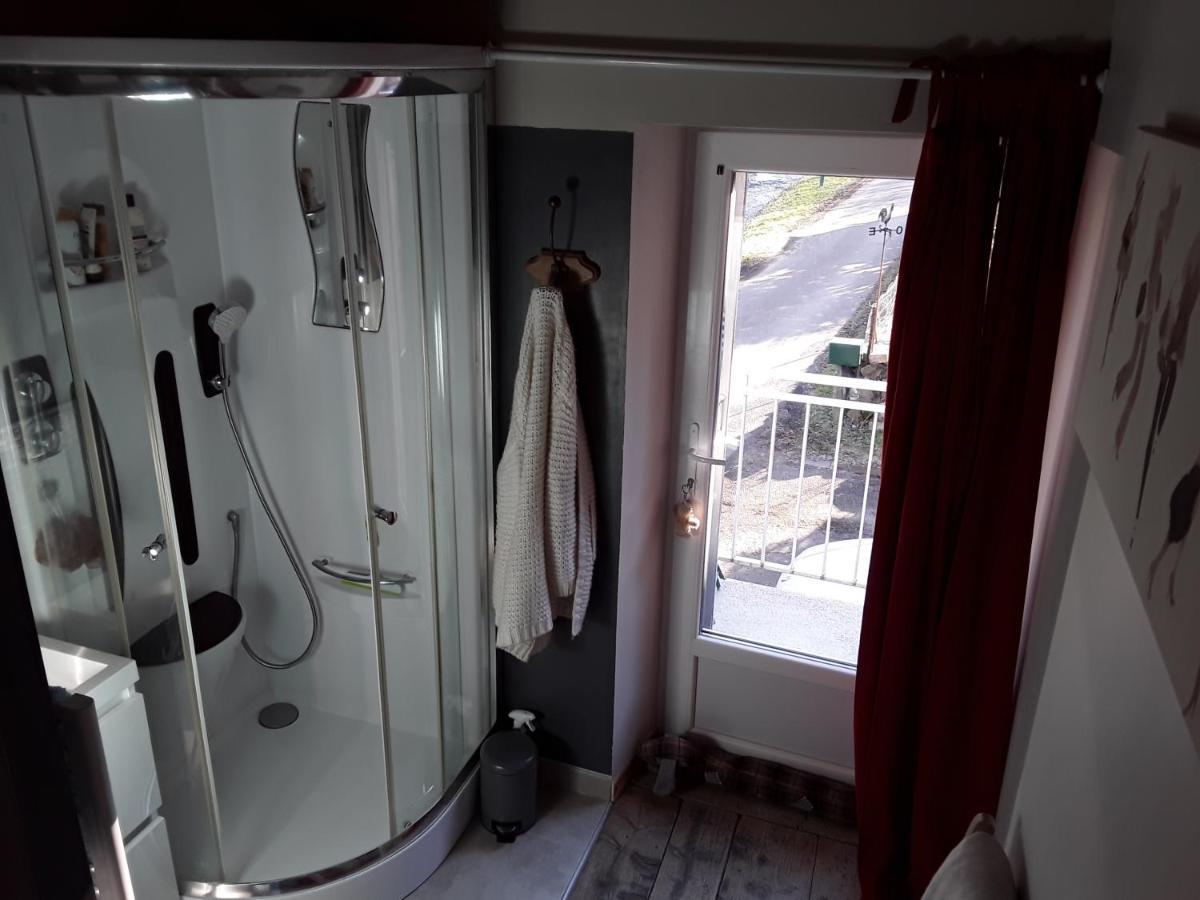 Le Petit Nid Apartamento Saint-Bonnet-pres-Orcival Exterior foto